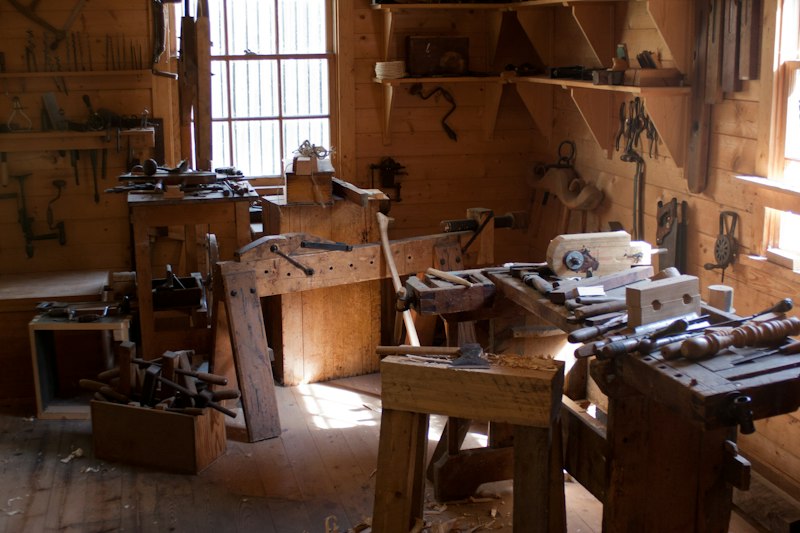 L’atelier FORME, établis et outils à main